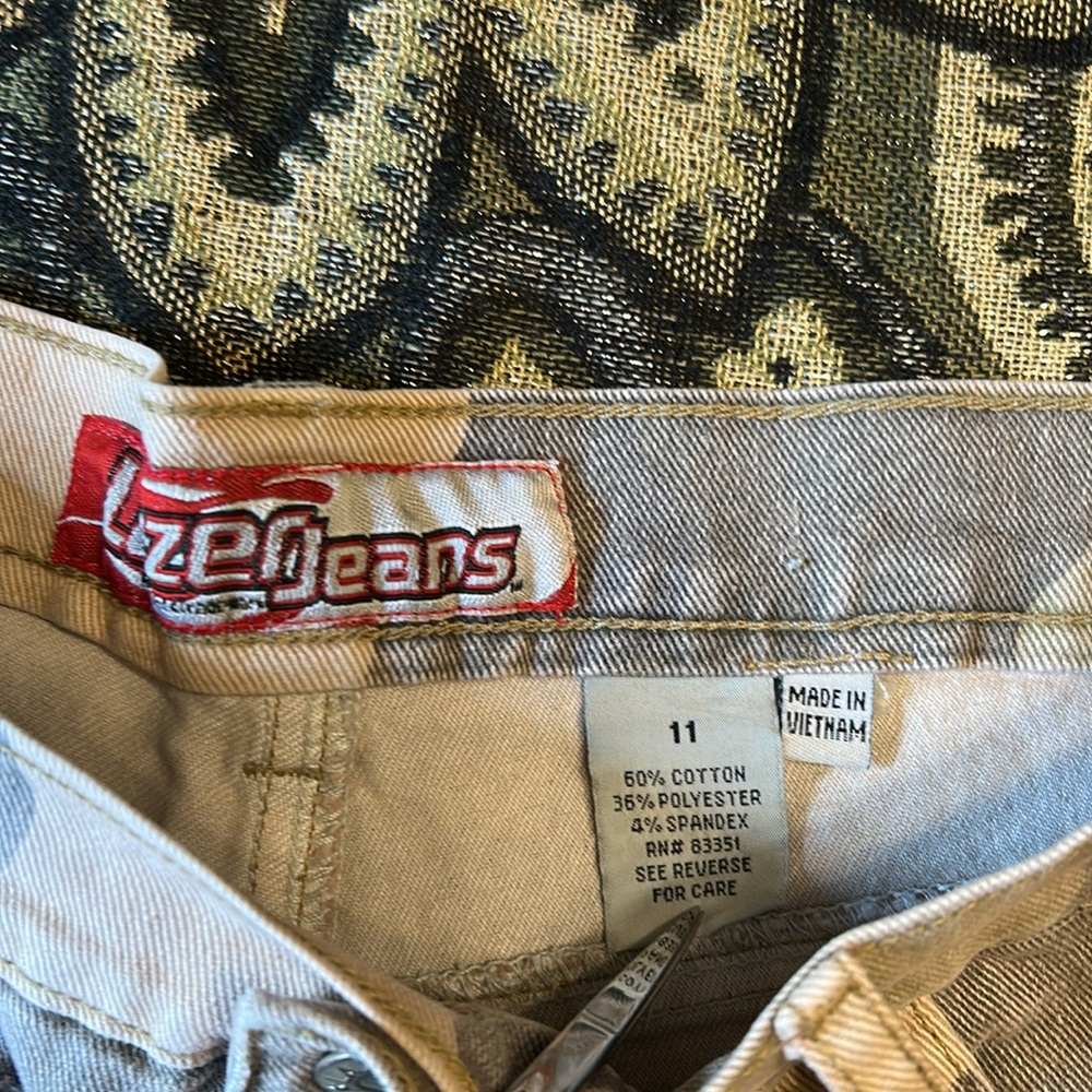 Lazerjeans Camouflage Denim Shorts with Jean patchwork detail - Picture 11 of 16